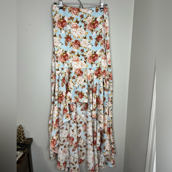 NWT - Lulu’s high-low, light blue with floral print maxi skirt. NEW! - Picture 5 of 11